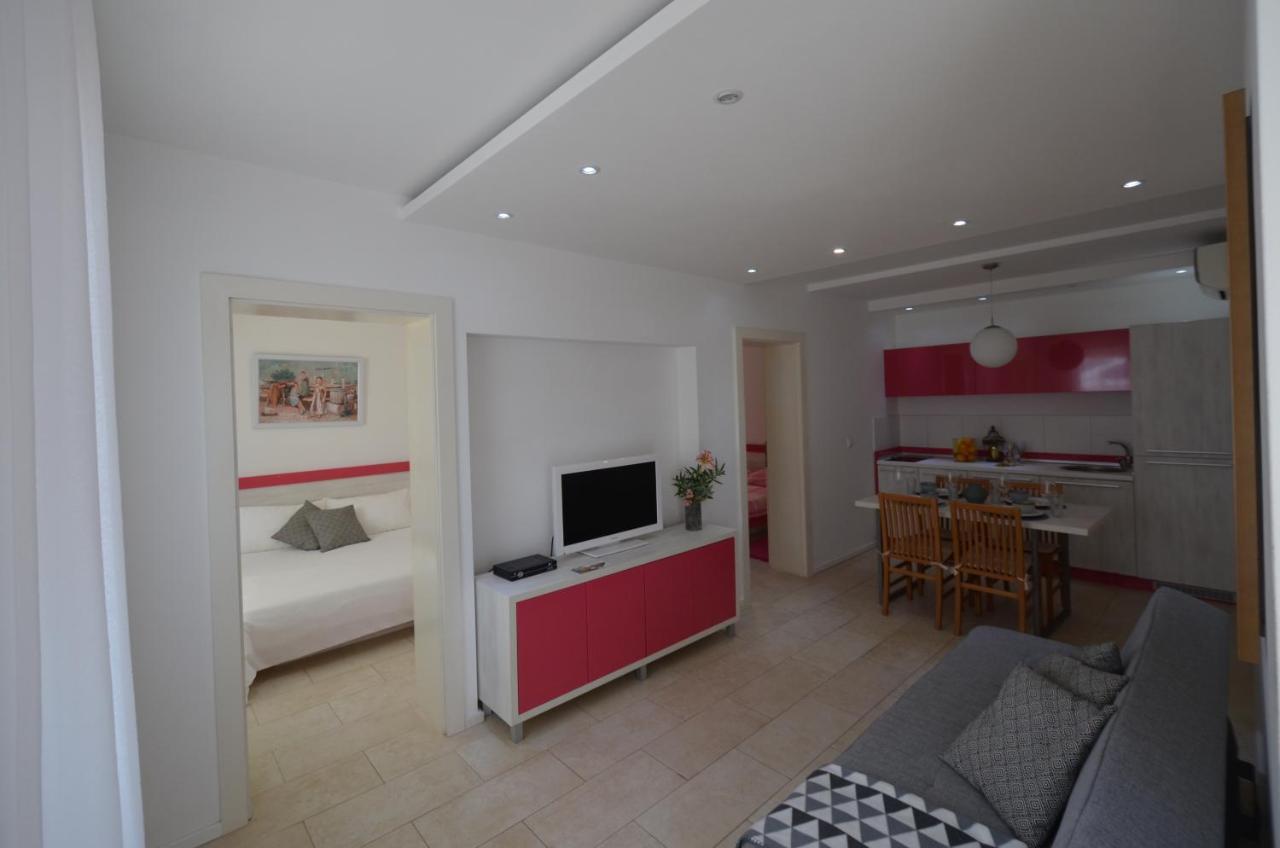 Apartments Karmen Maria Novigrad  ภายนอก รูปภาพ